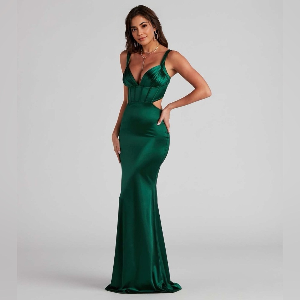 Windsor Emerald Green Satin Corset Formal Dress